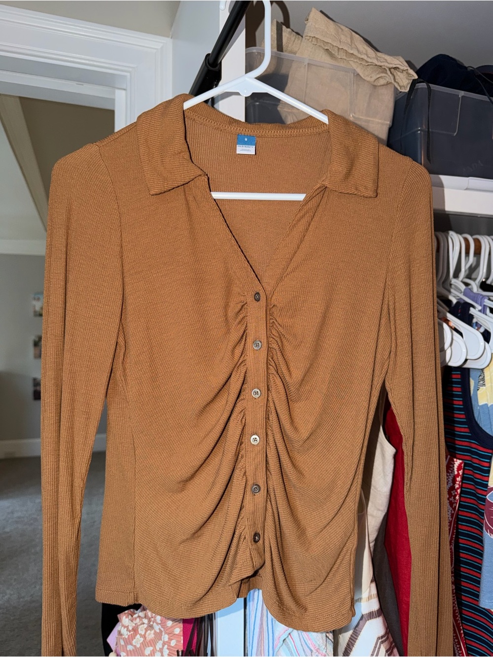 Old Navy Ruched Button-Front Long Sleeve Top in Rust